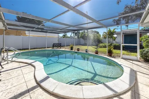 2732 69th Avenue S St Petersburg FL 33712