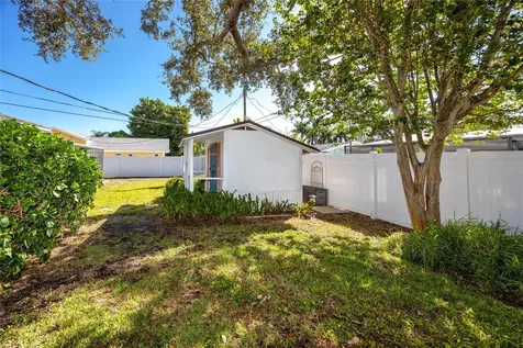 2732 69th Avenue S St Petersburg FL 33712