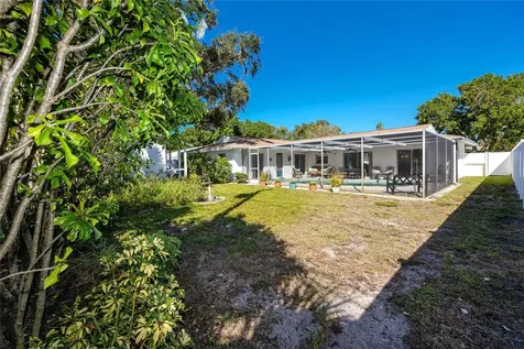 2732 69th Avenue S St Petersburg FL 33712