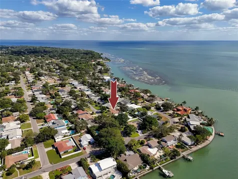 2732 69th Avenue S St Petersburg FL 33712
