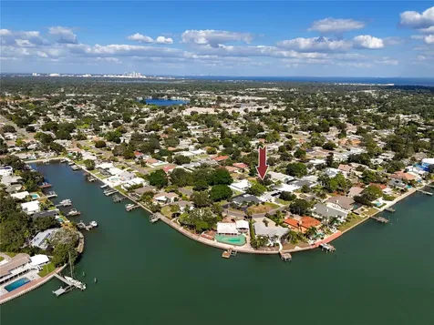 2732 69th Avenue S St Petersburg FL 33712