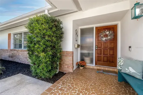 2732 69th Avenue S St Petersburg FL 33712