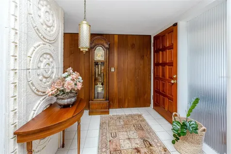 2732 69th Avenue S St Petersburg FL 33712