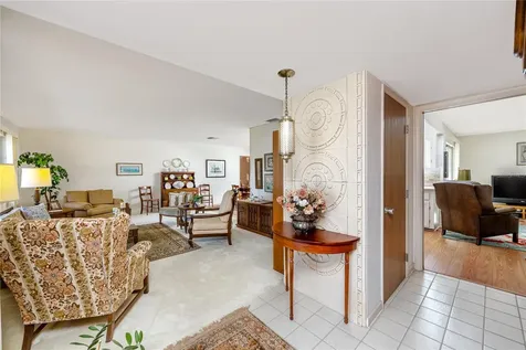 2732 69th Avenue S St Petersburg FL 33712
