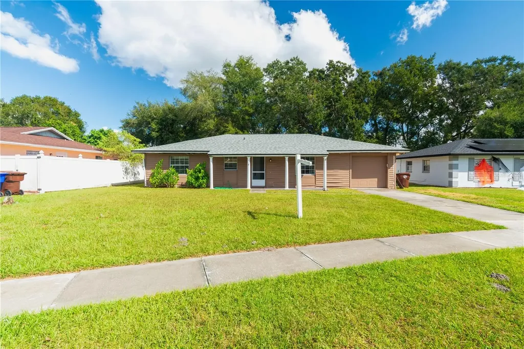 2119 N Seminole Street Kissimmee FL 34744