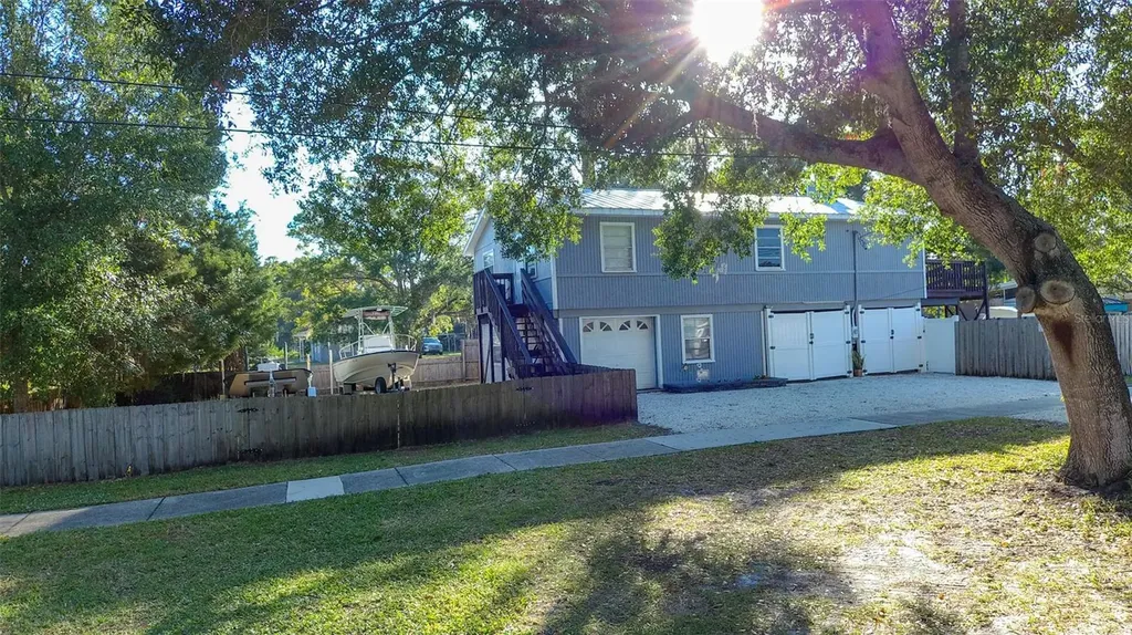 511 Saint Petersburg Drive W Oldsmar FL 34677