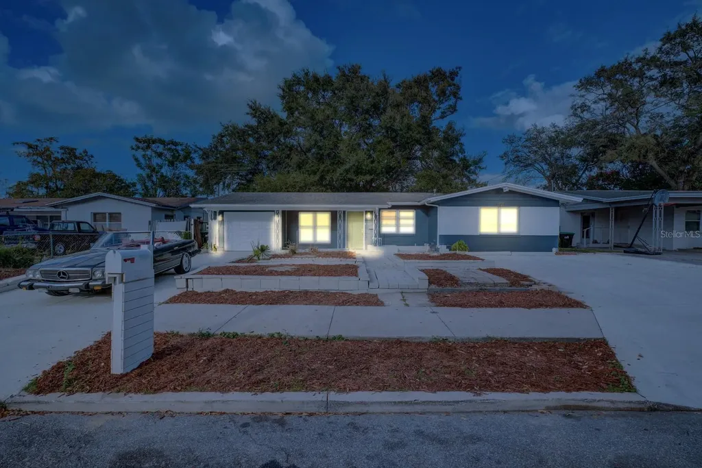 1701 Daly Street Orlando FL 32808