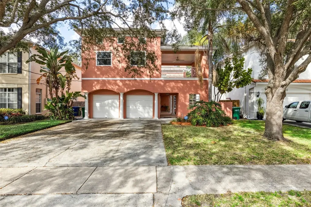 3231 W Lawn Avenue Tampa FL 33611