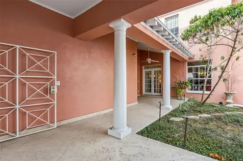 3231 W Lawn Avenue Tampa FL 33611