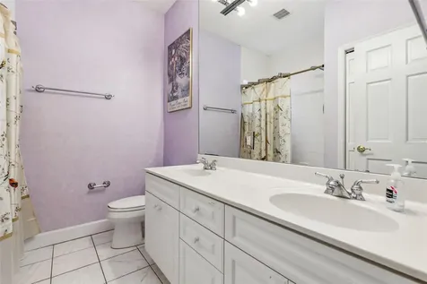 3231 W Lawn Avenue Tampa FL 33611