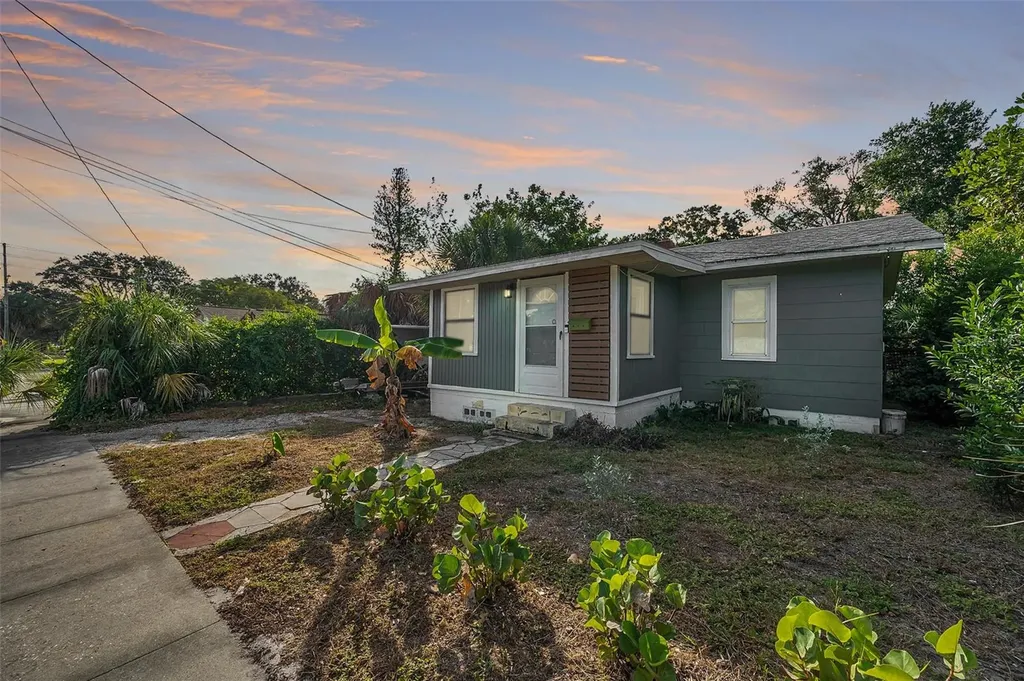 616 35th Avenue S St Petersburg FL 33705