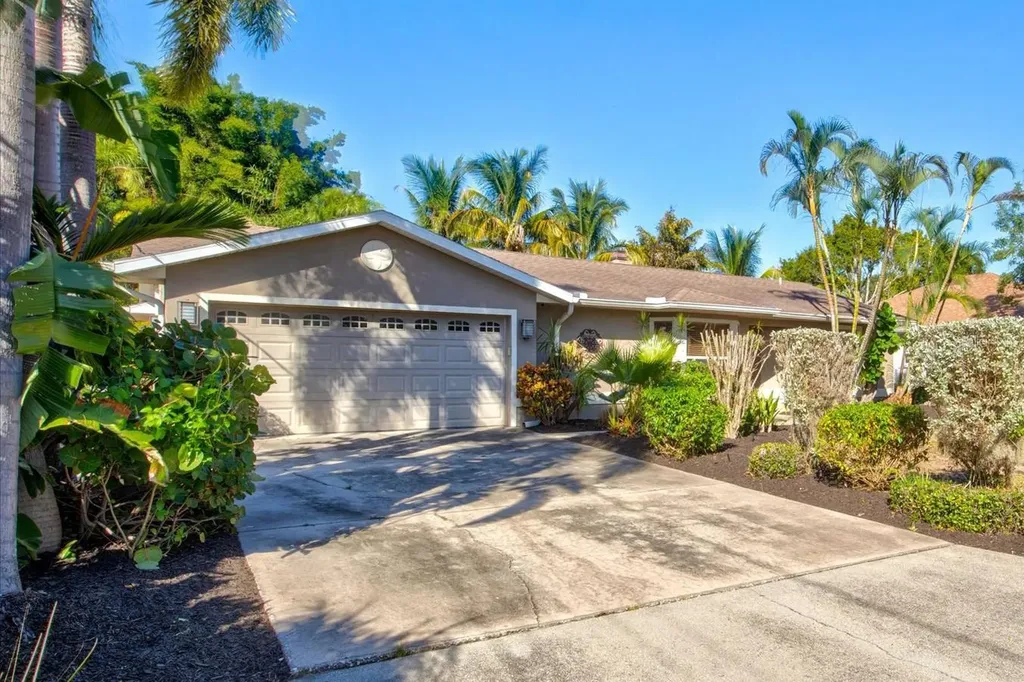 4527 3rd Avenue Drive E Bradenton FL 34208