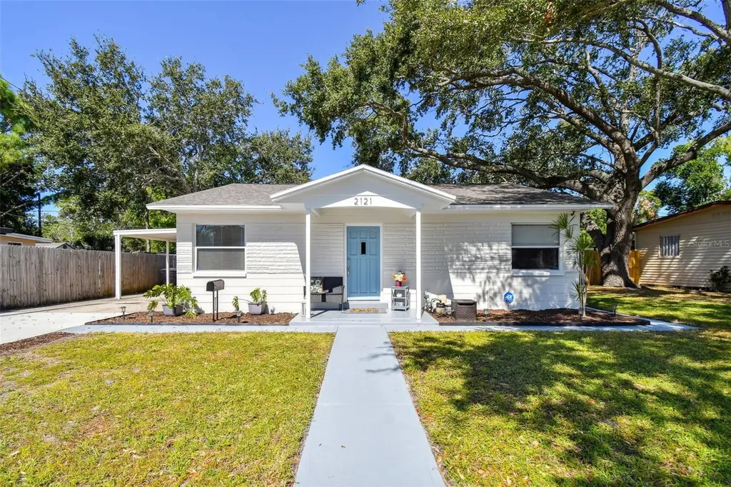 2121 Barcelona Way S St Petersburg FL 33712