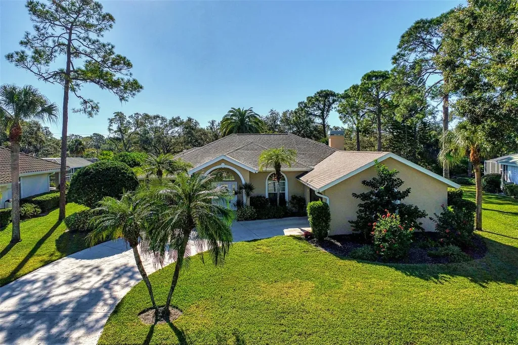 8688 Woodbriar Drive Sarasota FL 34238
