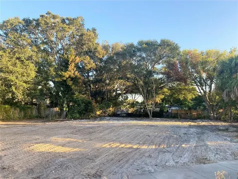 6562 Pasadena Avenue N St Petersburg FL 33710