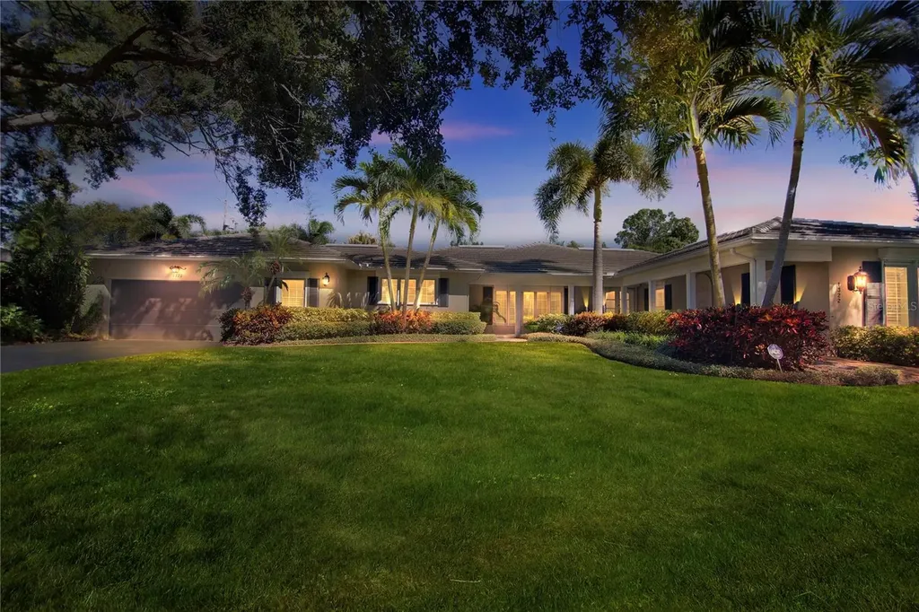1322 Brightwaters Boulevard NE St Petersburg FL 33704