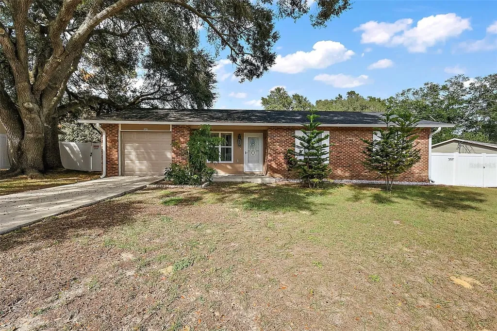 11685 SE 129th Lane Ocklawaha FL 32179