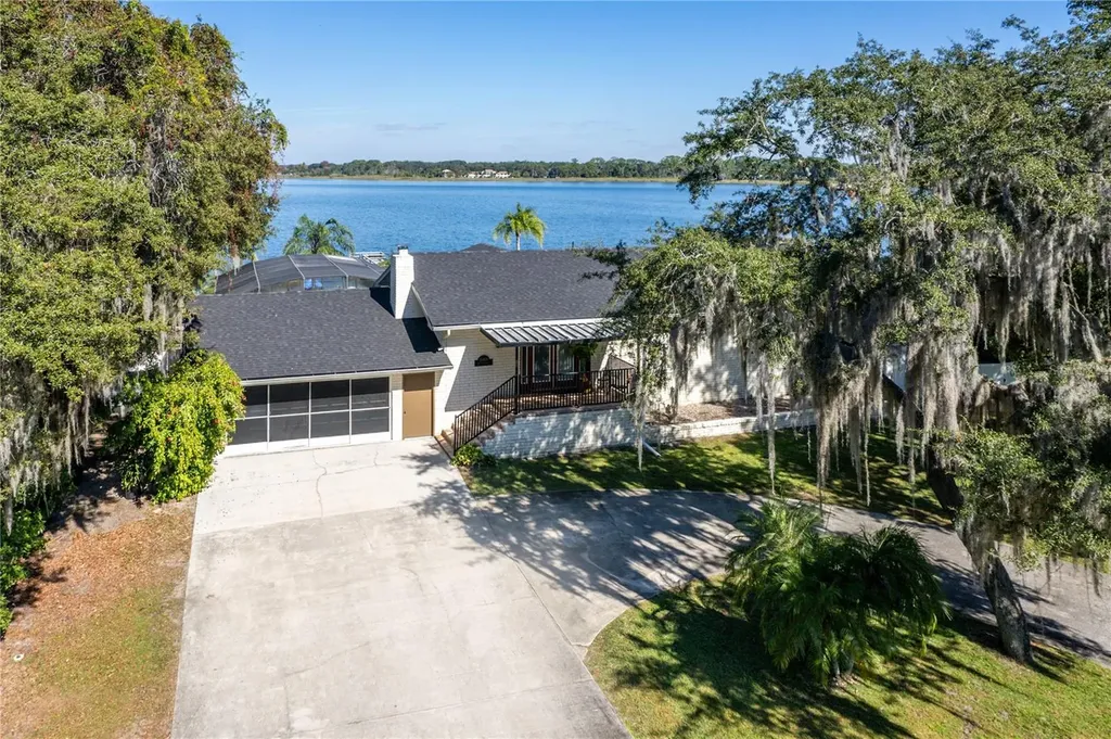 31400 Saunders Drive Tavares FL 32778