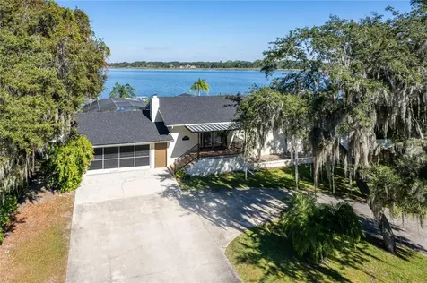 31400 Saunders Drive Tavares FL 32778