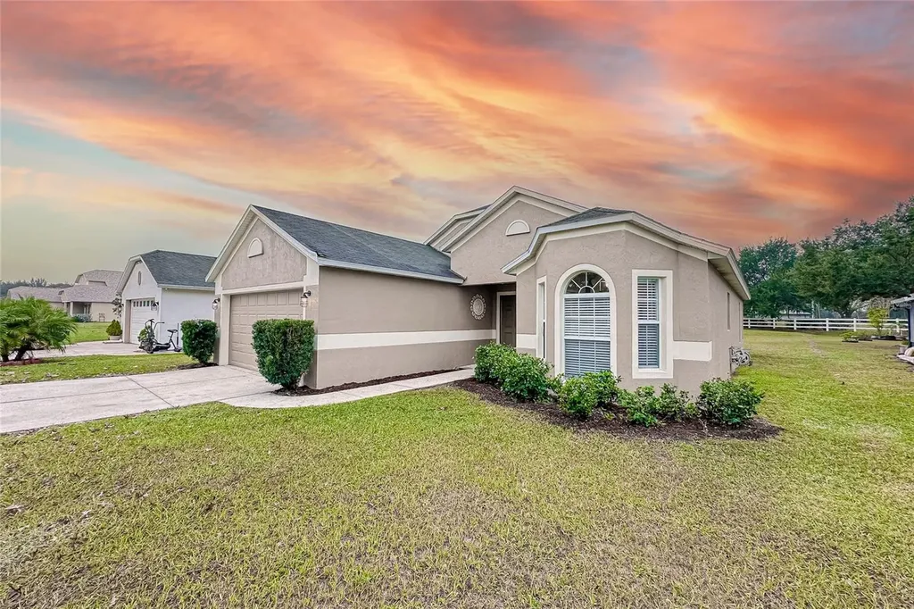 1054 Bluegrass Drive Groveland FL 34736
