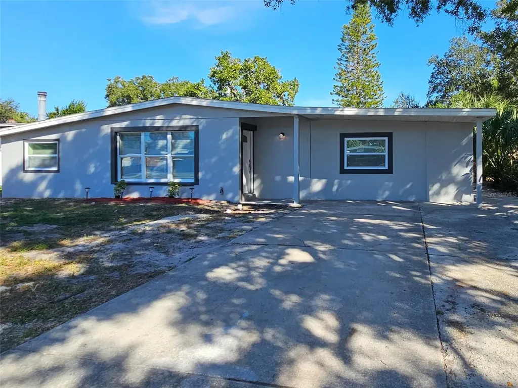 4927 Halifax Drive Tampa FL 33615