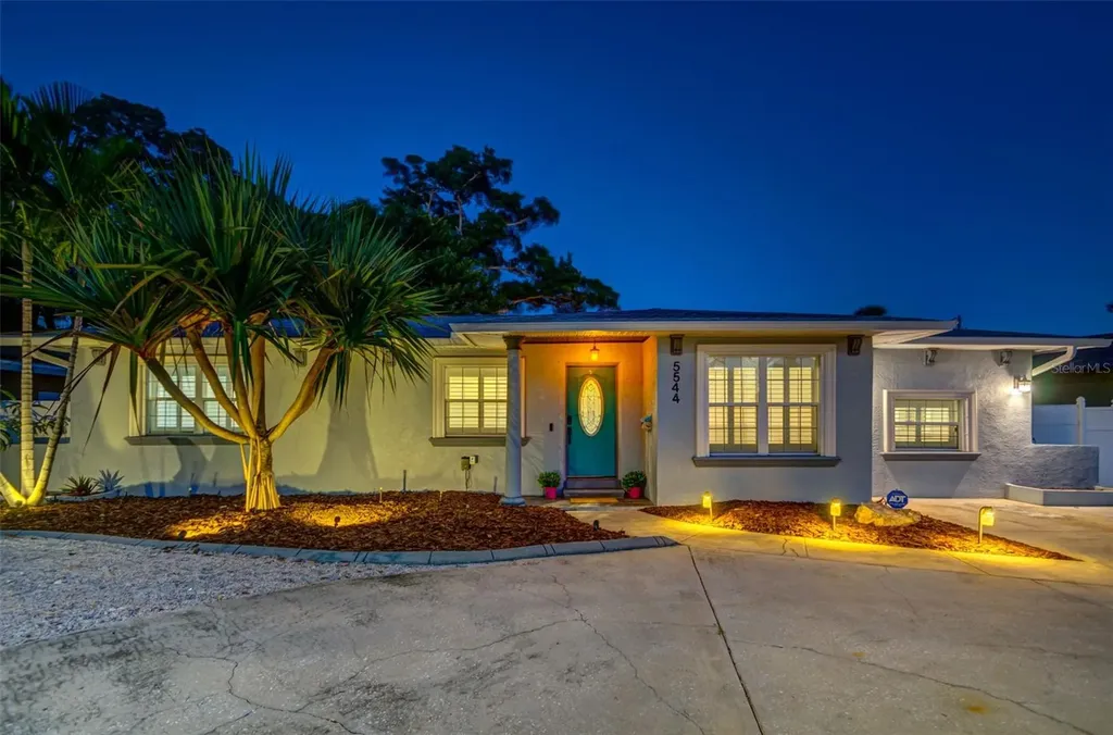 5544 Drive Martin Luther King Jr Street S St Petersburg FL 33705