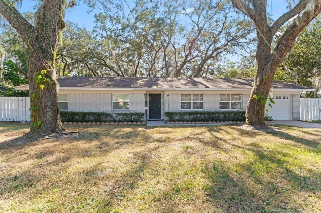 7110 Woodfield Drive Tampa FL 33617