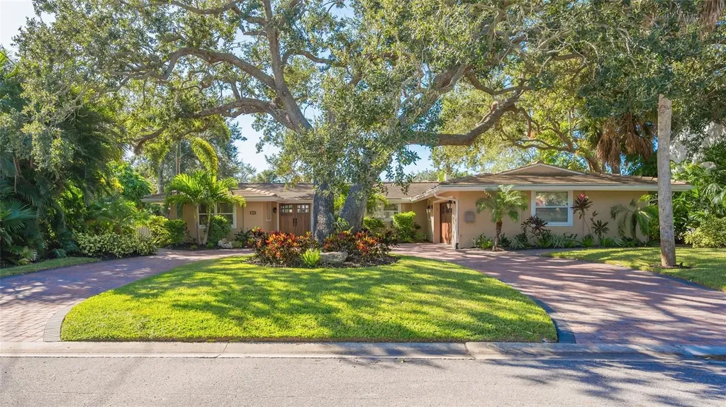 638 Waterside Way Sarasota FL 34242