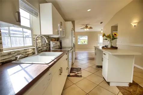 2114 9th Avenue W Bradenton FL 34205