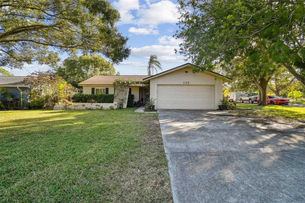 133 N Bay Hills Boulevard Safety Harbor FL 34695