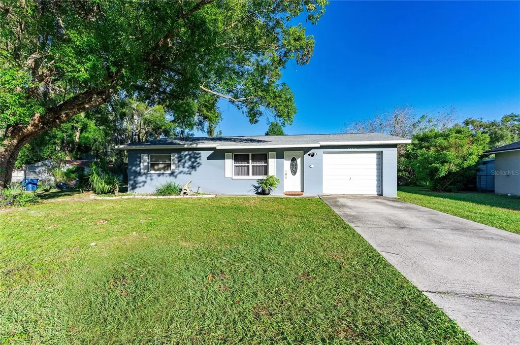 38315 South Avenue Zephyrhills FL 33542