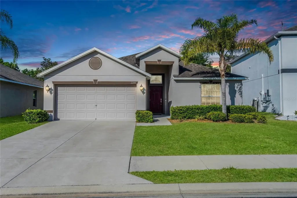 2244 Grantham Avenue Davenport FL 33837