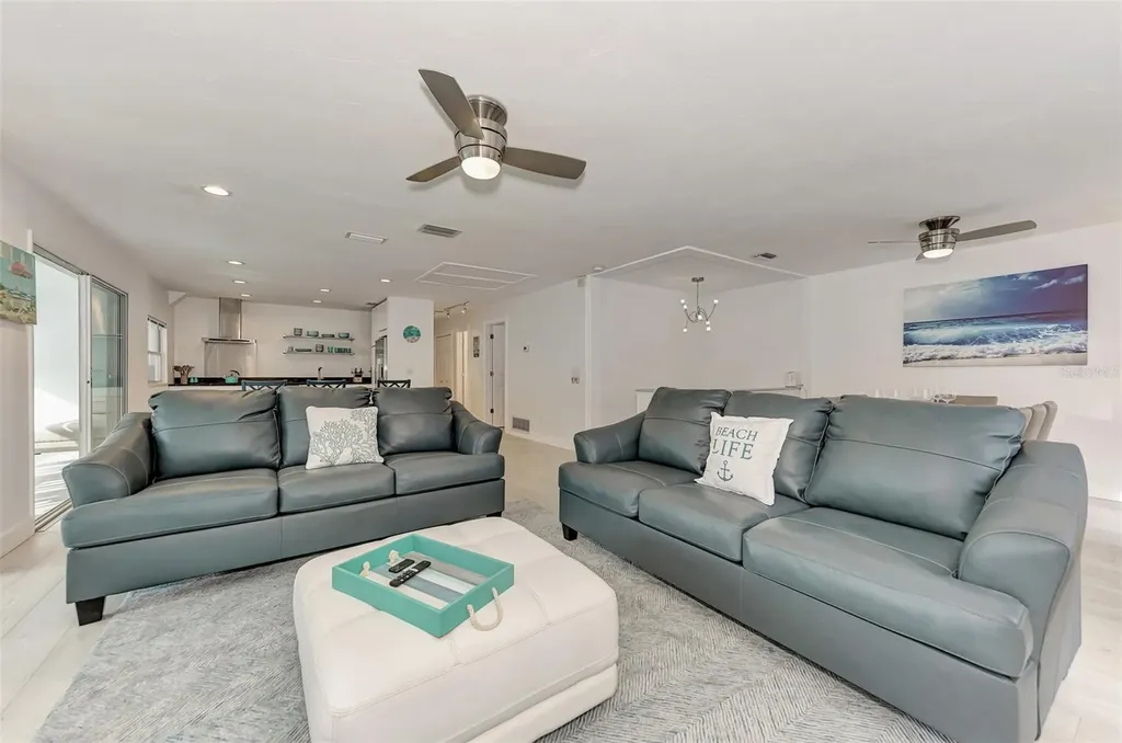 5516 Avenida Del Mare Sarasota FL 34242
