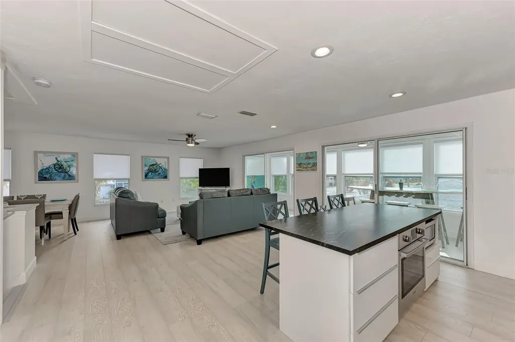 5516 Avenida Del Mare Sarasota FL 34242