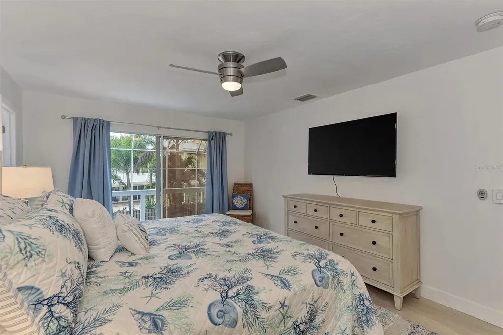5516 Avenida Del Mare Sarasota FL 34242