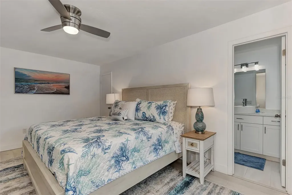 5516 Avenida Del Mare Sarasota FL 34242