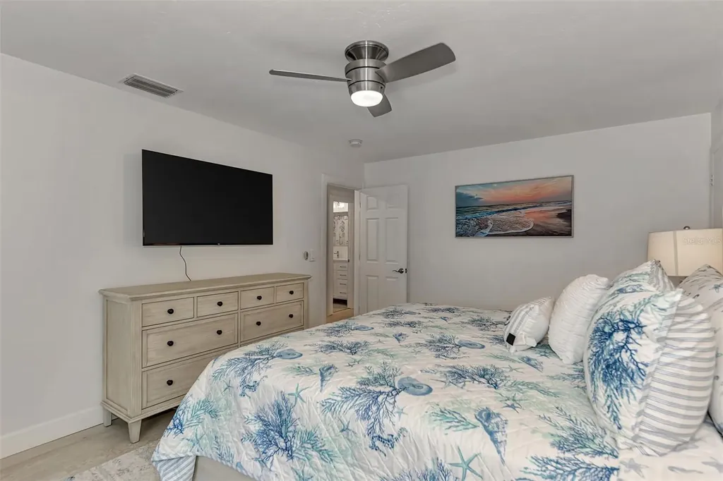 5516 Avenida Del Mare Sarasota FL 34242
