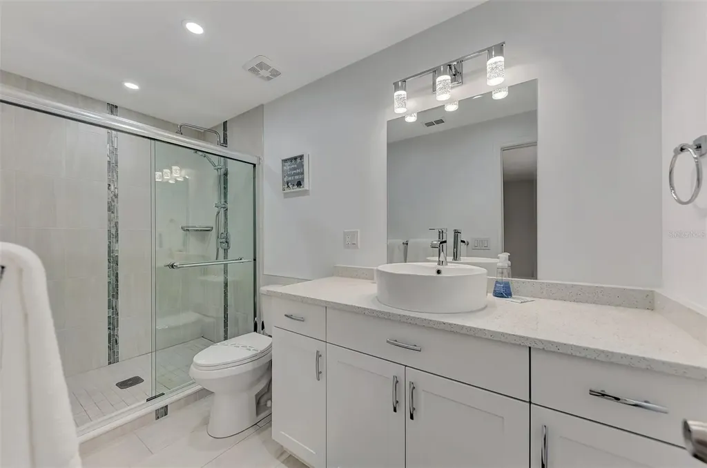 5516 Avenida Del Mare Sarasota FL 34242
