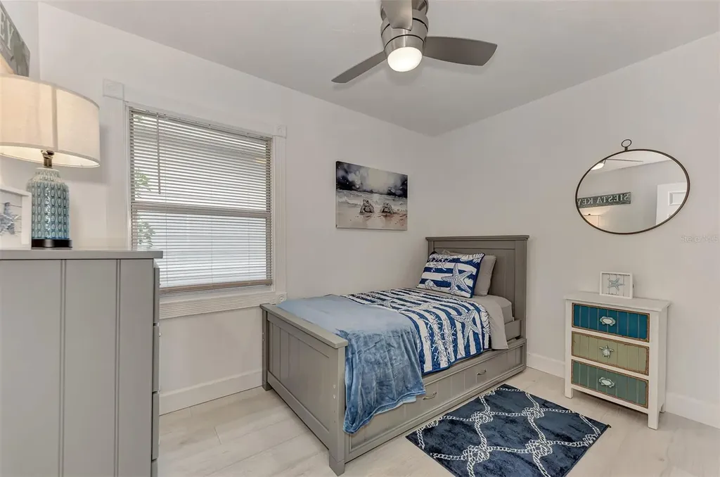 5516 Avenida Del Mare Sarasota FL 34242