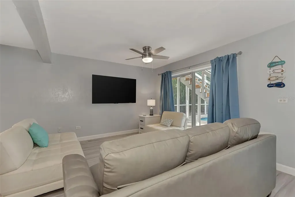 5516 Avenida Del Mare Sarasota FL 34242
