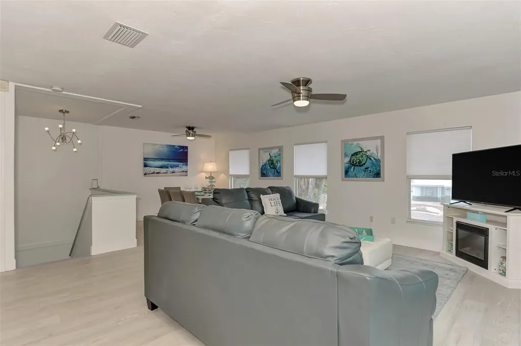 5516 Avenida Del Mare Sarasota FL 34242