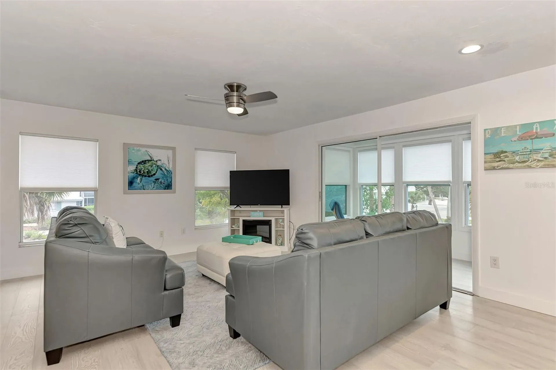 5516 Avenida Del Mare Sarasota FL 34242