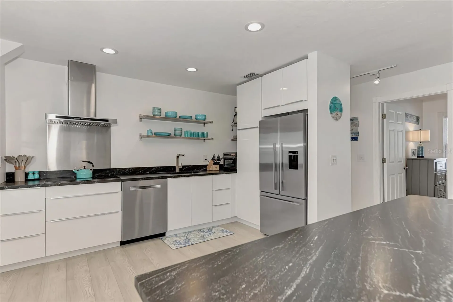 5516 Avenida Del Mare Sarasota FL 34242