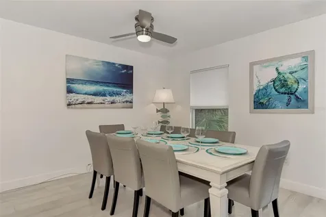 5516 Avenida Del Mare Sarasota FL 34242