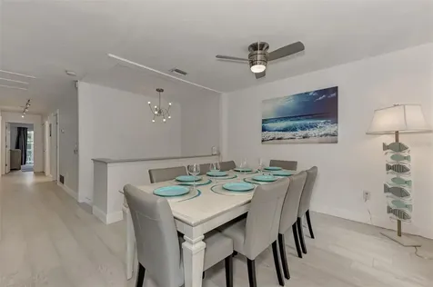 5516 Avenida Del Mare Sarasota FL 34242