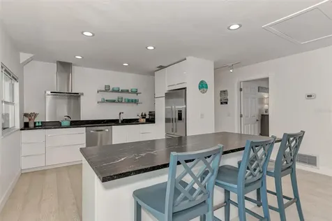 5516 Avenida Del Mare Sarasota FL 34242