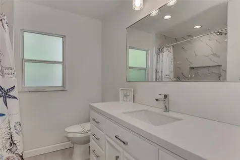 5516 Avenida Del Mare Sarasota FL 34242