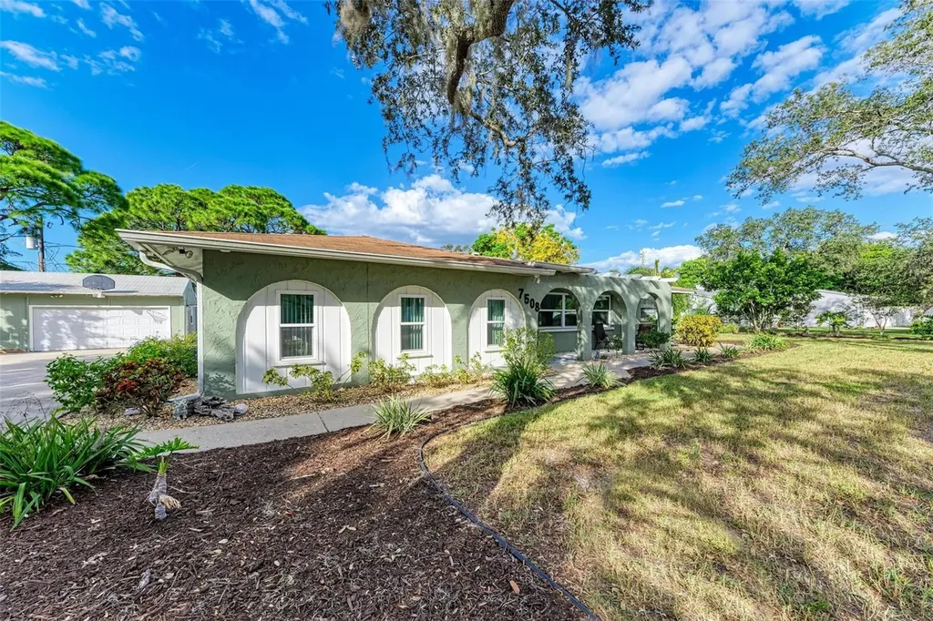 7508 1st Avenue W Bradenton FL 34209
