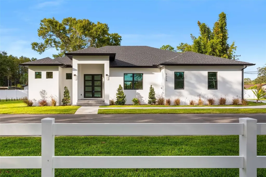 5323 Lake Pearl Court Tampa FL 33625