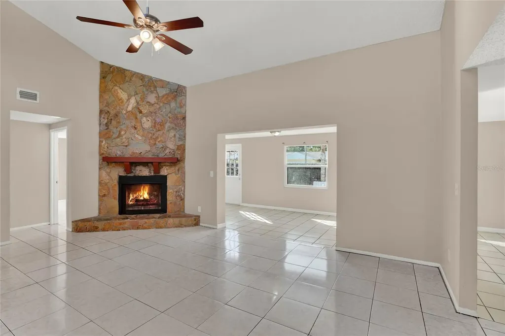 8201 Downfield Lane Tampa FL 33615